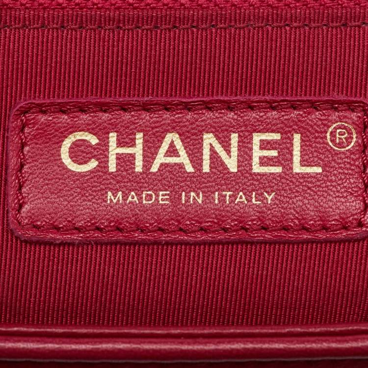 Pre Owned Chanel Pink Quilted Chevron Leather New Medium Boy Flap Bag