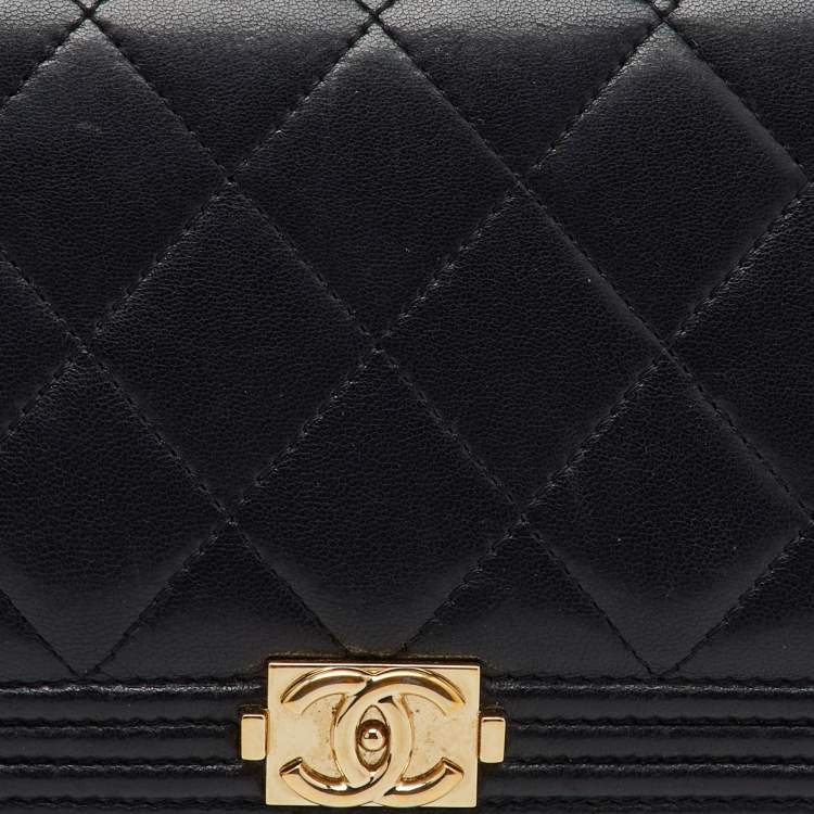 Pre Owned Chanel Black Quilted Leather Boy Zip Around Wallet