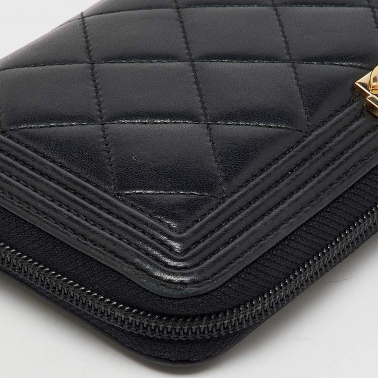 Pre Owned Chanel Black Quilted Leather Boy Zip Around Wallet