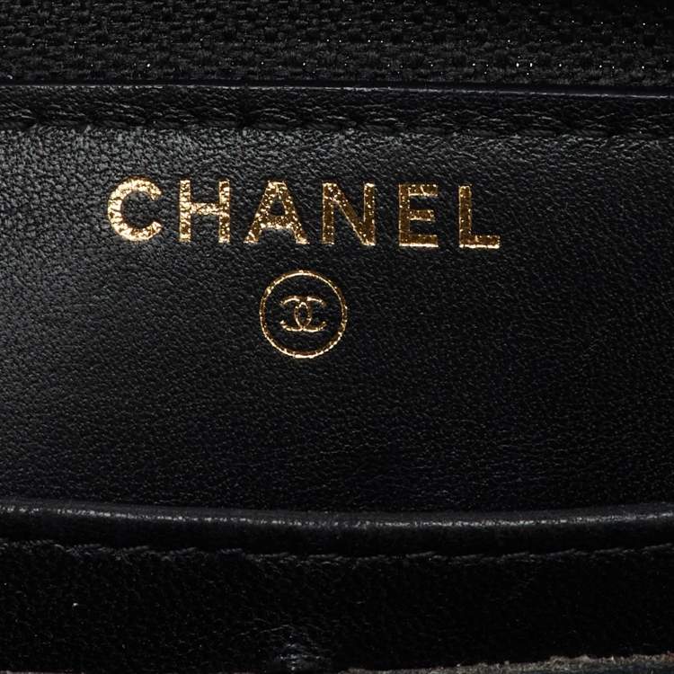 Pre Owned Chanel Black Quilted Leather Boy Zip Around Wallet