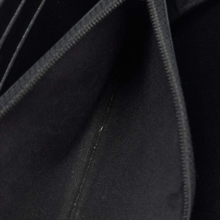 Pre Owned Chanel Black Quilted Leather Boy Zip Around Wallet