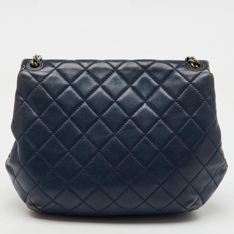Pre Owned Chanel Navy Blue Quilted Leather Daily Supple Flap Bag
