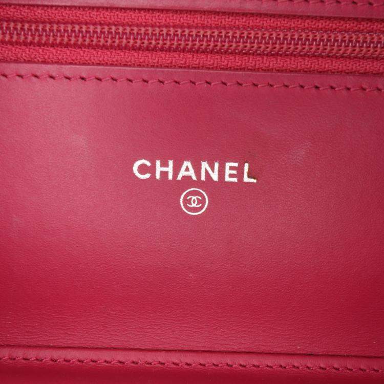 Pre Owned Chanel Red Quilted Patent Brilliant Wallet On Chain