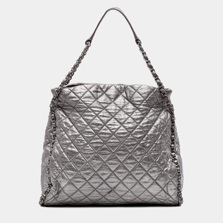 Pre Owned Chanel Silver Large Quilted Metallic Calfskin Chain Me Hobo