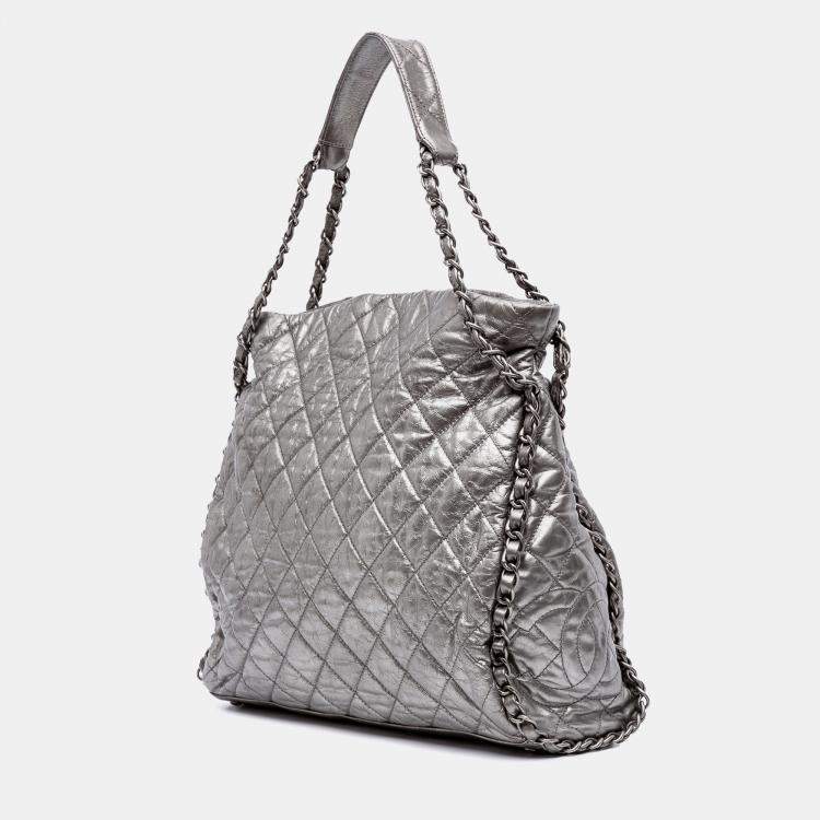Pre Owned Chanel Silver Large Quilted Metallic Calfskin Chain Me Hobo