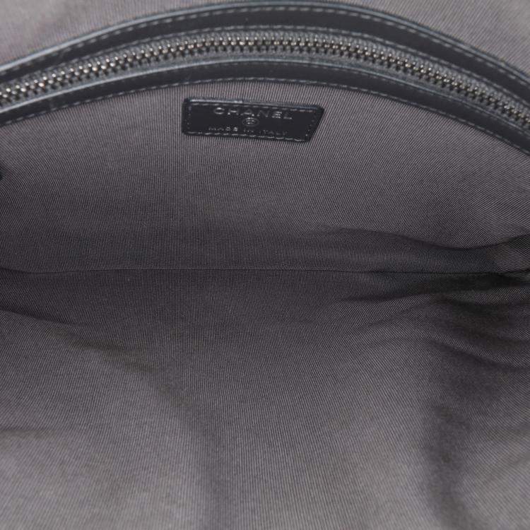 Pre Owned Chanel Black/Blue Calfskin Medium Chevron Aged Gabrielle Cosmetic Clutch