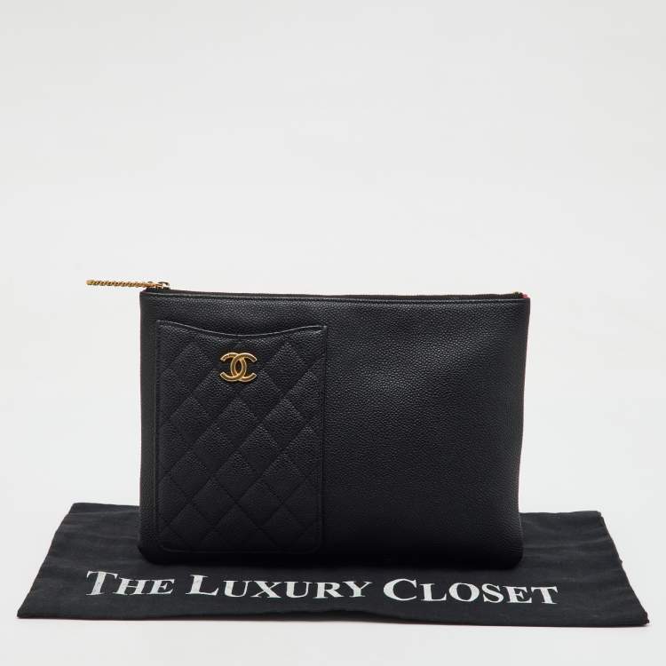Pre Owned Chanel Black Quilted Caviar Leather Phone Pocket O Case Clutch