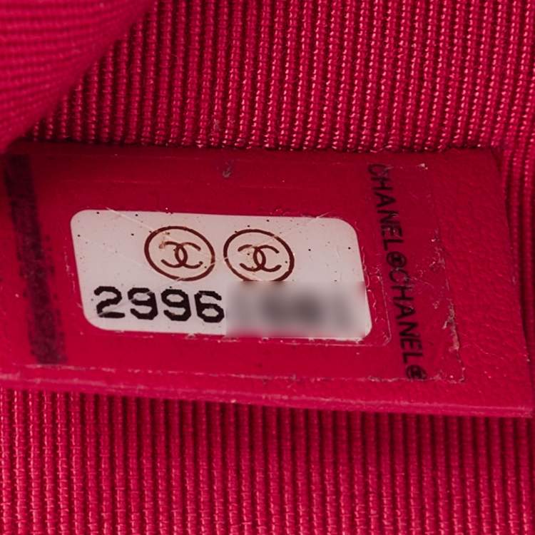 Pre Owned Chanel Black Quilted Caviar Leather Phone Pocket O Case Clutch