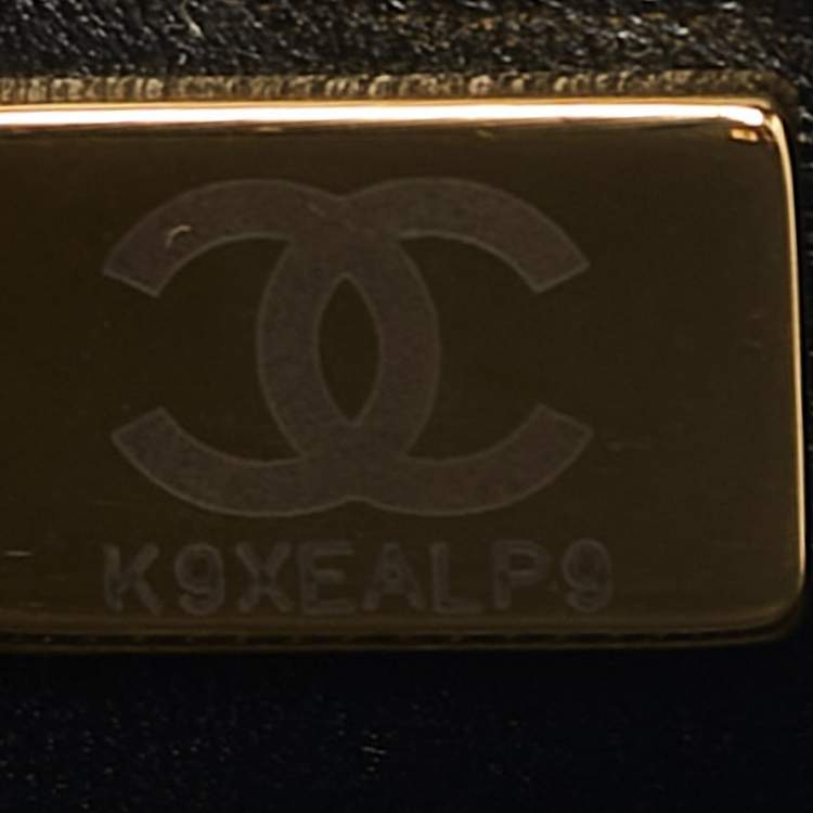Pre Owned Chanel Black Quilted Leather Mini Classic Flap Bag