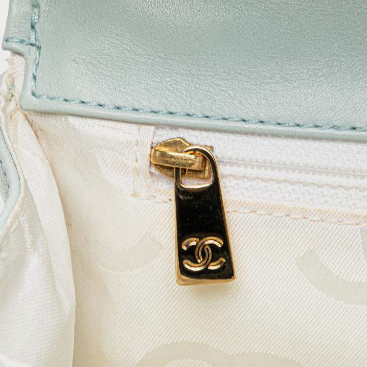 Pre Owned Chanel Blue Quilted Lambskin Wild Stitch Top Handle Bag