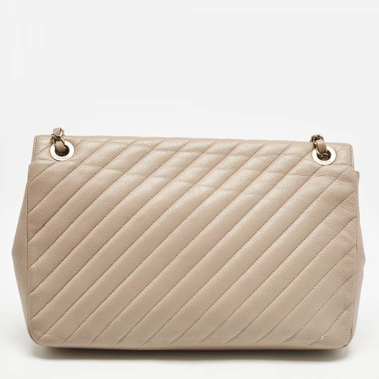 Pre Owned Chanel Beige Diagonal Quilted Leather Medium Flap Bag