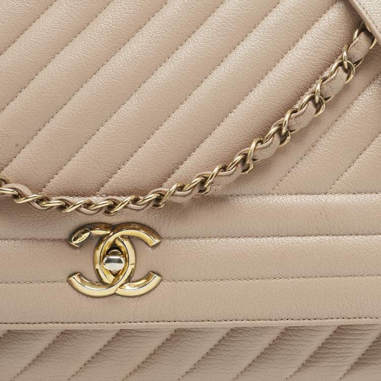 Pre Owned Chanel Beige Diagonal Quilted Leather Medium Flap Bag