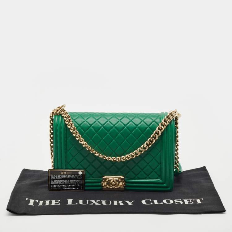 Pre Owned Chanel Green Quilted Leather New Medium Boy Flap Bag