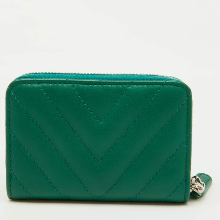 Pre Owned Chanel Green Quilted Leather Tassel Coin Zip Wallet