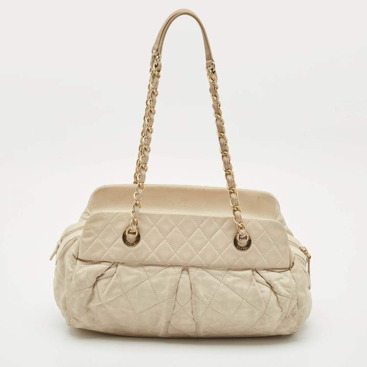 Pre Owned Chanel Off White Quilted Iridescent Leather Chic Quilt Bowling Bag
