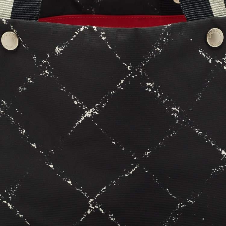 Pre Owned Chanel Black Quilted Print Nylon Travel Ligne Tote