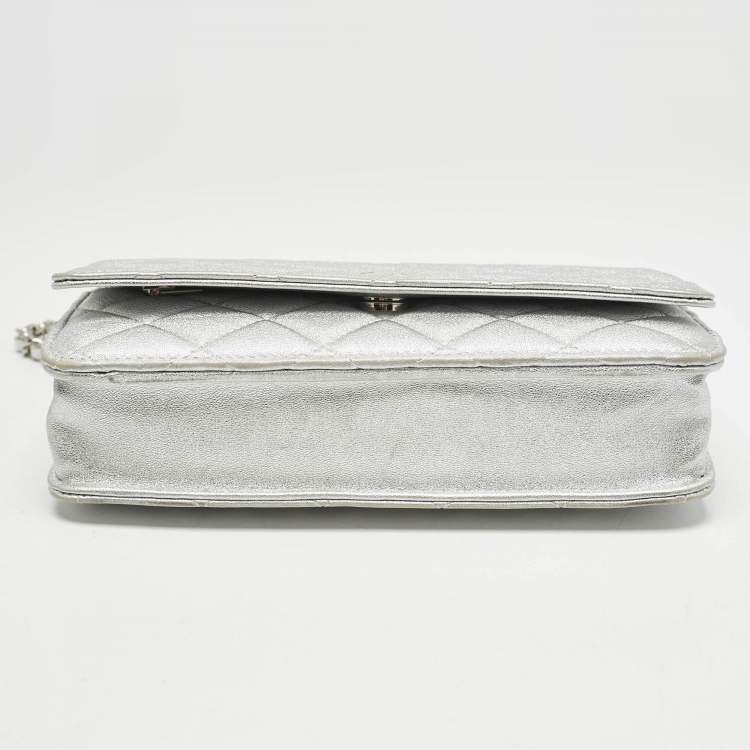 Pre Owned Chanel Silver Quilted Leather CC Wallet On Chain