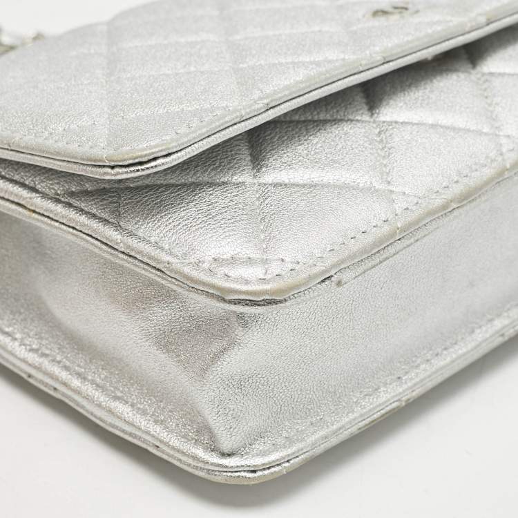 Pre Owned Chanel Silver Quilted Leather CC Wallet On Chain