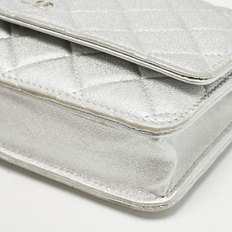 Pre Owned Chanel Silver Quilted Leather CC Wallet On Chain