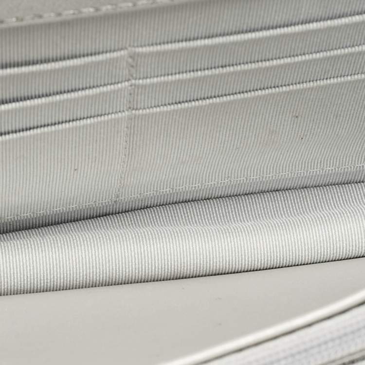 Pre Owned Chanel Silver Quilted Leather CC Wallet On Chain