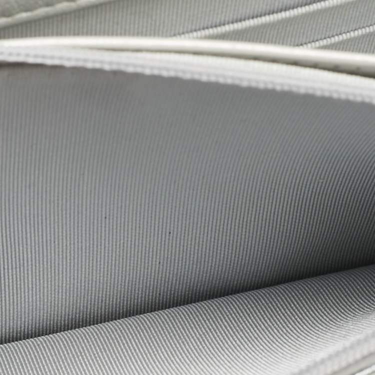 Pre Owned Chanel Silver Quilted Leather CC Wallet On Chain