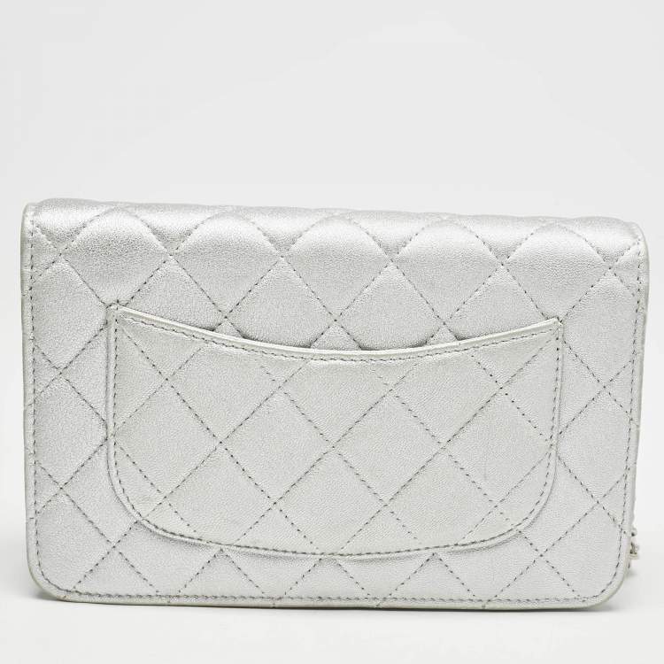 Pre Owned Chanel Silver Quilted Leather CC Wallet On Chain