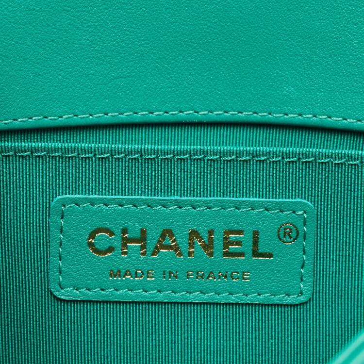 مملوكة مسبقًا Chanel Green Chevron Leather Small Boy Flap Bag