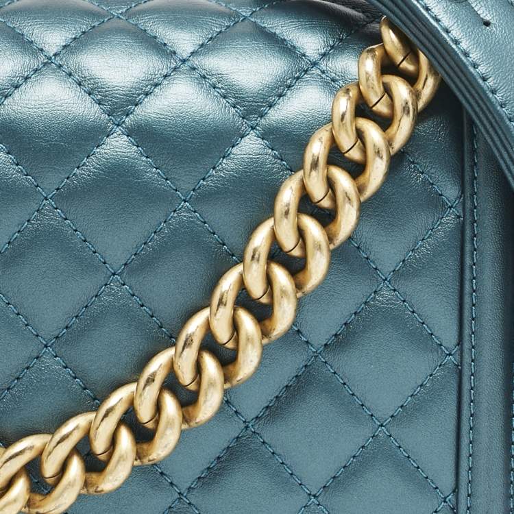 Pre Owned Chanel Metallic Green Quilted Leather Medium Boy Flap Bag
