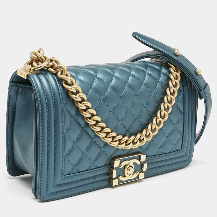 Pre Owned Chanel Metallic Green Quilted Leather Medium Boy Flap Bag