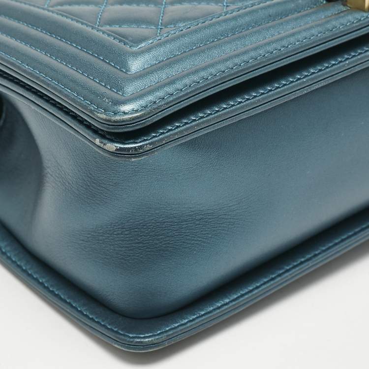 Pre Owned Chanel Metallic Green Quilted Leather Medium Boy Flap Bag