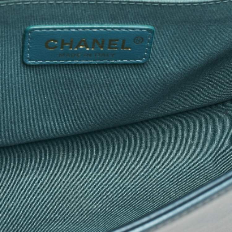 Pre Owned Chanel Metallic Green Quilted Leather Medium Boy Flap Bag