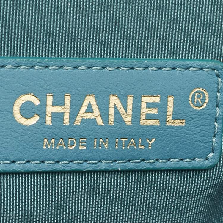 Pre Owned Chanel Metallic Green Quilted Leather Medium Boy Flap Bag