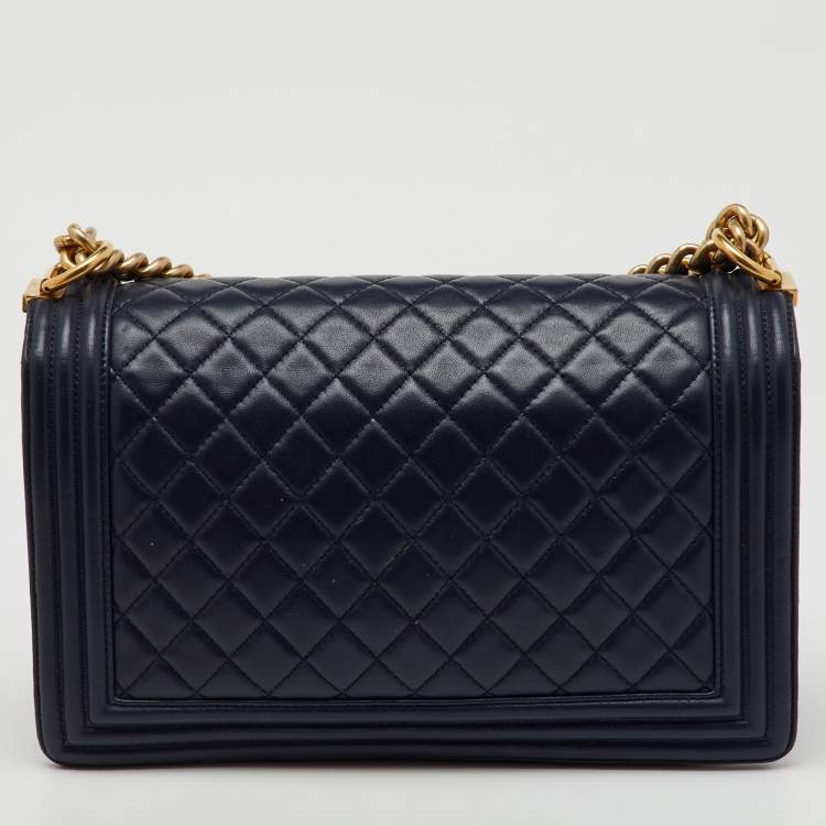 مملوكة مسبقًا Chanel Navy Blue Quilted Leather New Medium Boy Flap Bag