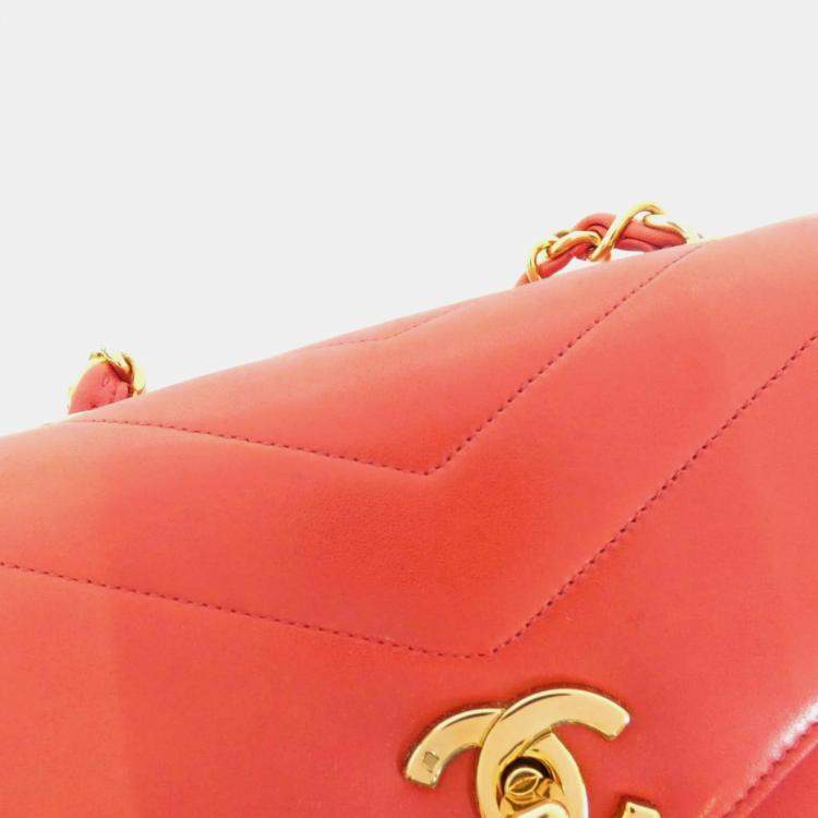 Pre Owned Chanel Red Chevron Quilted Lambskin Square Mini Flap Bag