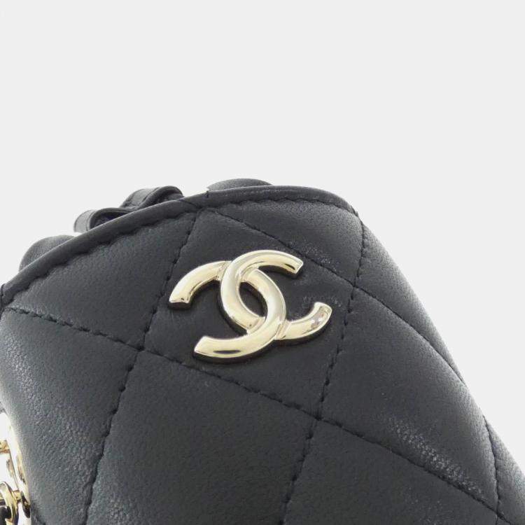 Pre Owned Chanel Black Quilted Mini Bucket Shoulder Bag