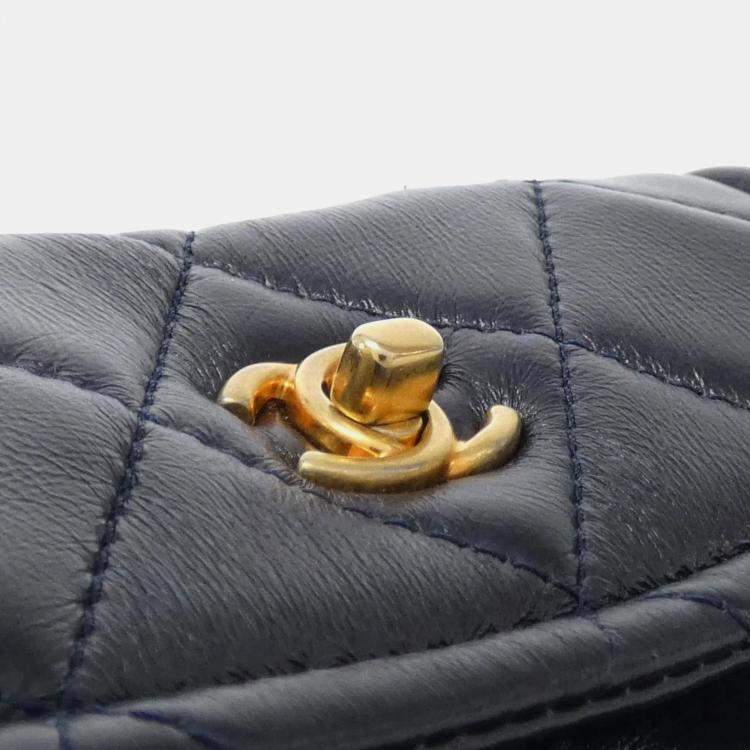 Pre Owned Chanel Navy Lambskin Chain Clutch Bag