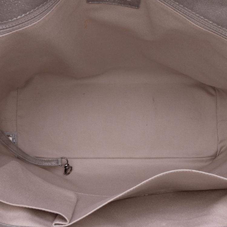 Pre Owned Chanel Grey Quilted Iridescent Calfskin Shopping in Chains Tote