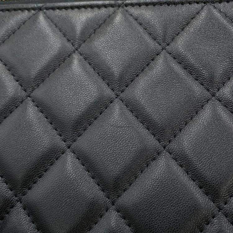 Pre Owned Chanel Black Lambskin Matelasse Clutch Bag 