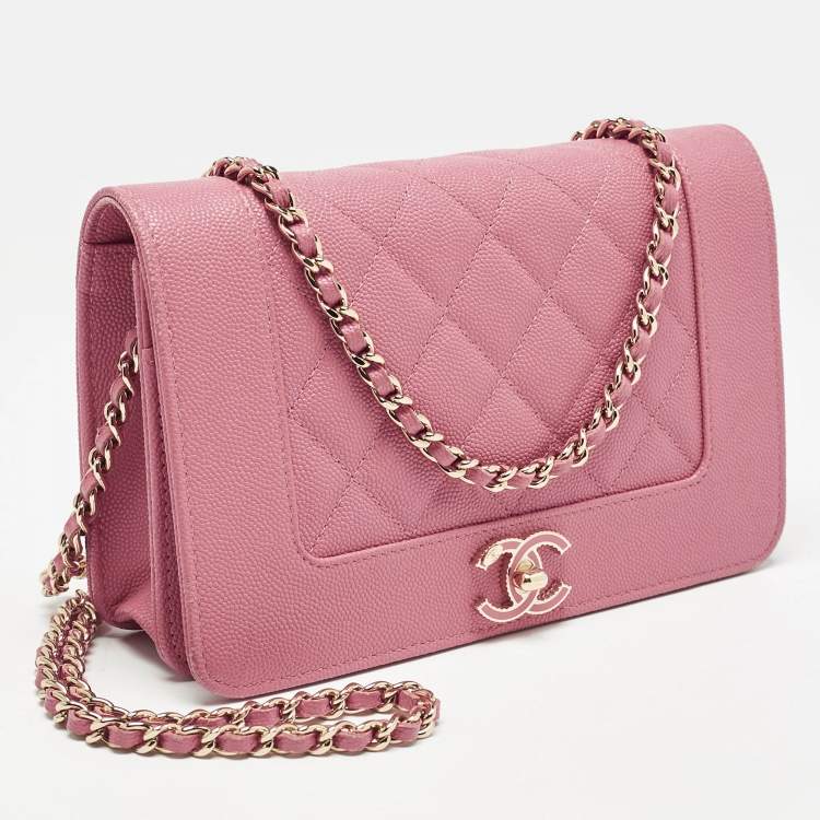 مملوكة مسبقًا Chanel Dark Pink Quilted Leather Mademoiselle Wallet On Chain