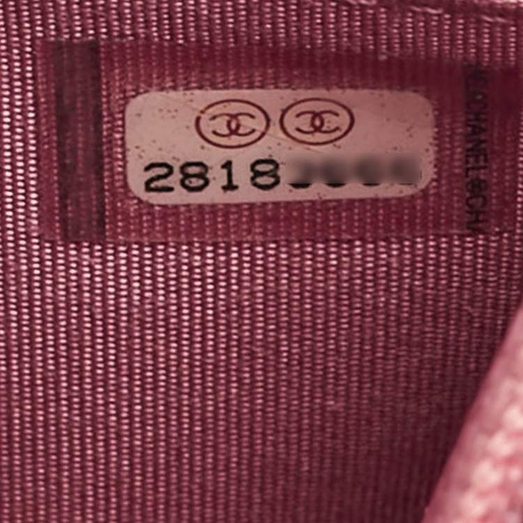 مملوكة مسبقًا Chanel Dark Pink Quilted Leather Mademoiselle Wallet On Chain