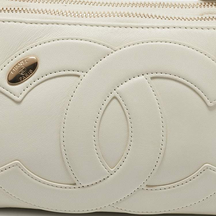 Pre Owned Chanel White Leather CC Mania Waist Bag