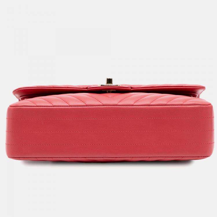 Pre Owned Chanel Pink Medium Classic Chevron Lambskin Double Flap