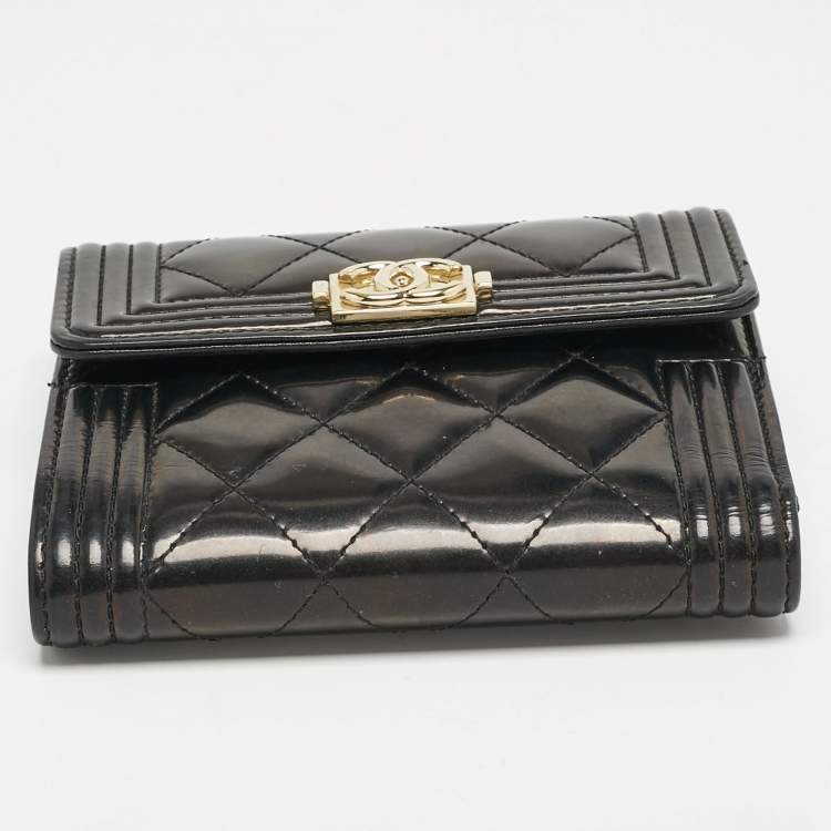 Pre Owned Chanel Black Quilted Patent Leather Boy Compact Wallet