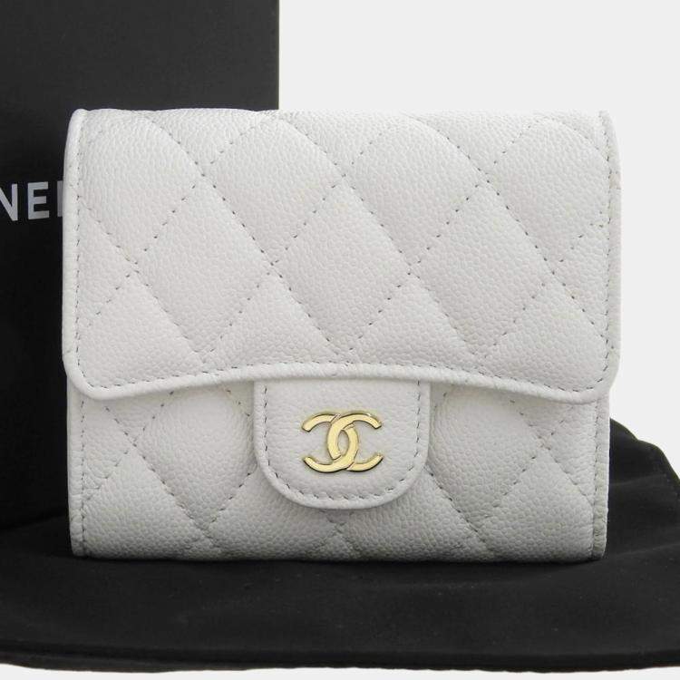 Pre Owned Chanel White Matelasse Caviar Skin Small Coco Mark Tri-Fold Wallet
