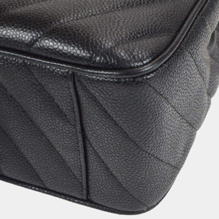 Pre Owned Chanel Black Calfskin Chevron Maxi Classic Flap Chain Shoulder Bag