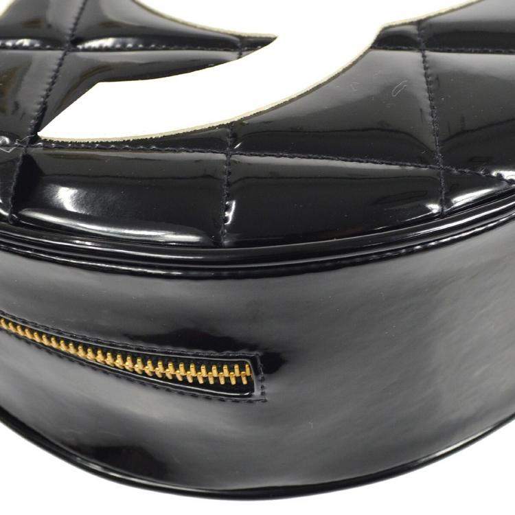 Pre Owned Chanel Black Patent Leather Round Vanity Handbag