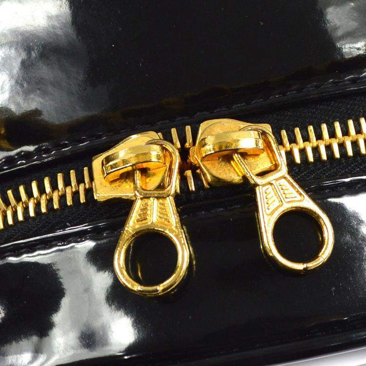 Pre Owned Chanel Black Patent Leather Round Vanity Handbag