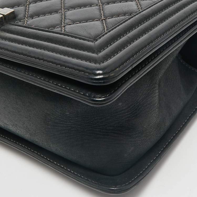 Pre Owned Chanel Black Quilted Leather Medium Boy Flap Bag