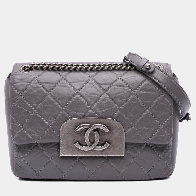 مملوكة مسبقًا Chanel Purple Quilted Aged Calfskin CC Square Flap