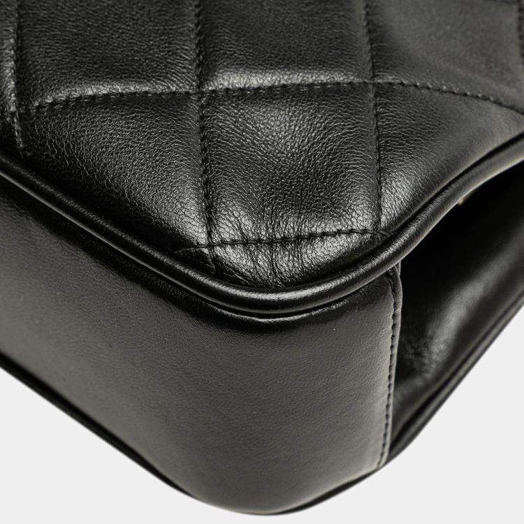 Pre Owned Chanel Black CC Quilted Lambskin Kiss Lock Frame Top Handle Bag
